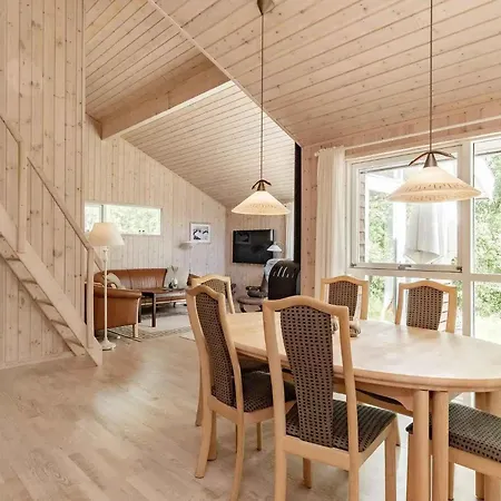 Cozy With And Fireplace Ålbæk