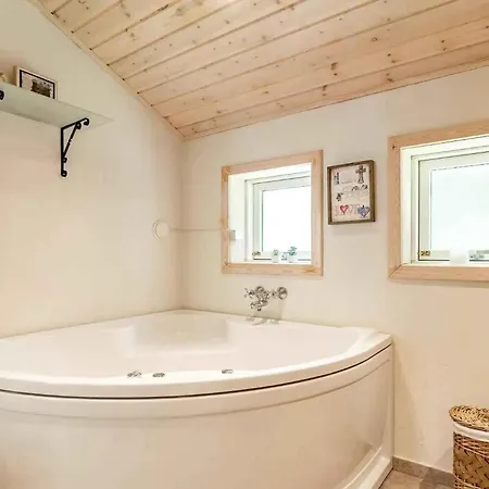 Tatil Evi Cozy With And Fireplace Ålbæk