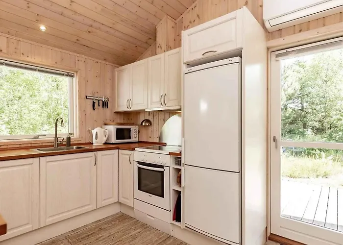 Cozy With And Fireplace Holiday home *